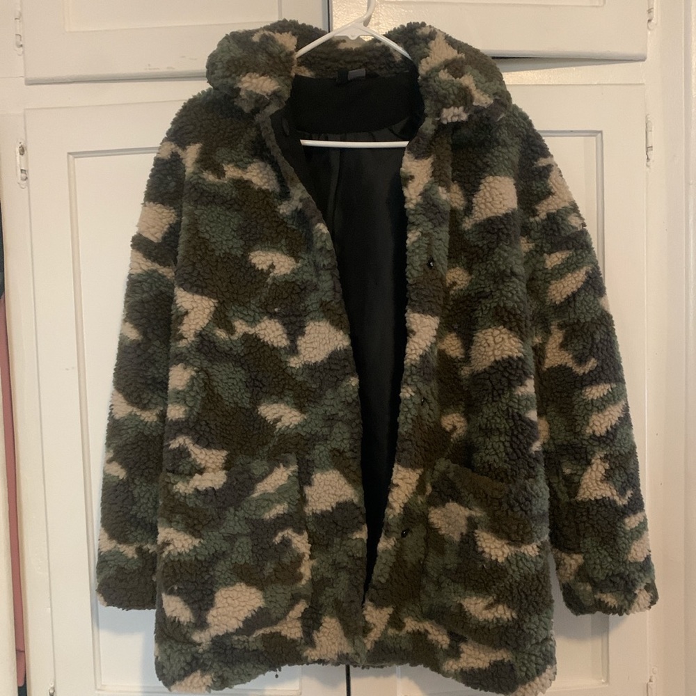 Size 6 H&M camo jacket